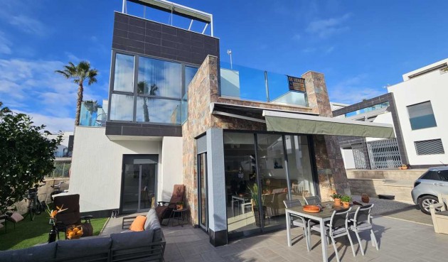 Brukt - Villa -
Cabo Roig - Costa Blanca