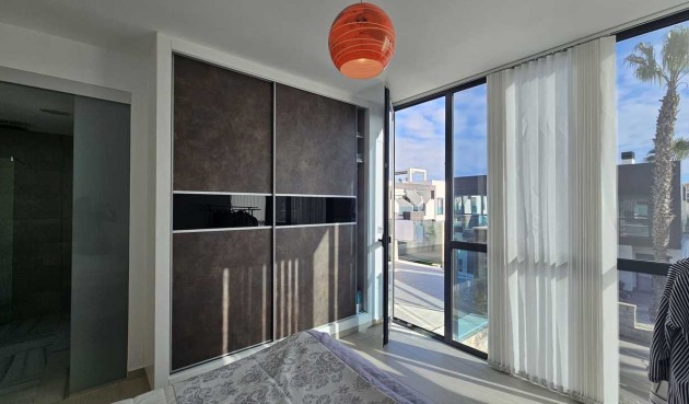 Brukt - Villa -
Cabo Roig - Costa Blanca