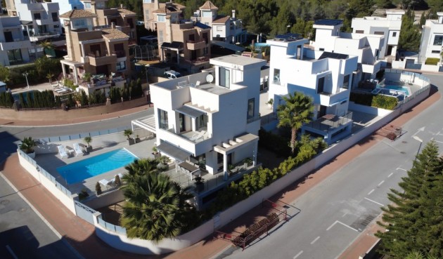 Brukt - Villa -
La Nucía - Costa Blanca