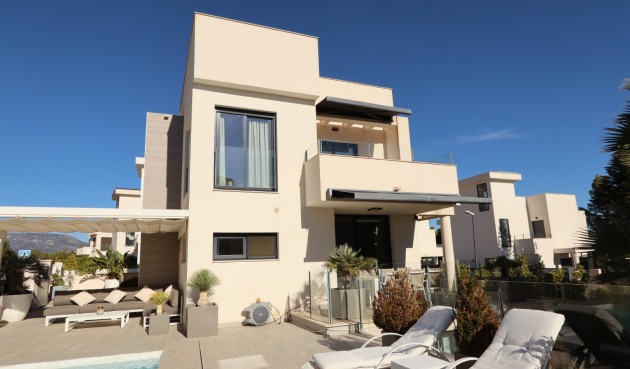 Brukt - Villa -
La Nucía - Costa Blanca