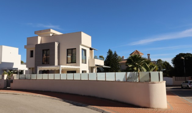 Brukt - Villa -
La Nucía - Costa Blanca