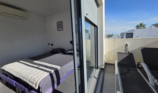 Brukt - Villa -
Orihuela Costa - Villamartín