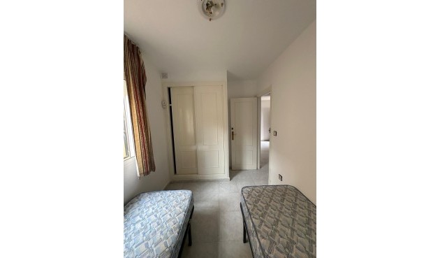 Resale - Bungalow -
Torrevieja