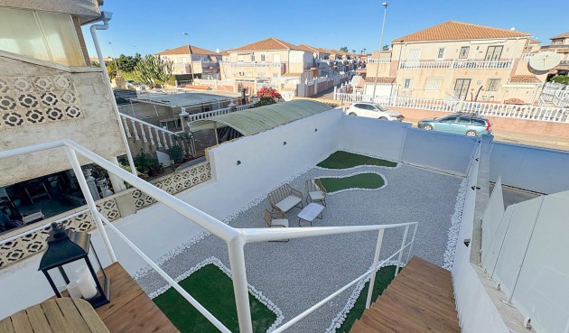 Brukt - Bungalow -
Orihuela Costa - Costa Blanca