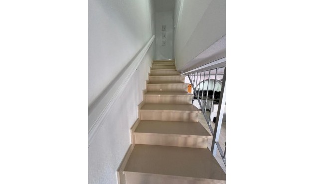 Brukt - Toppleilighet -
Playa Flamenca - Costa Blanca