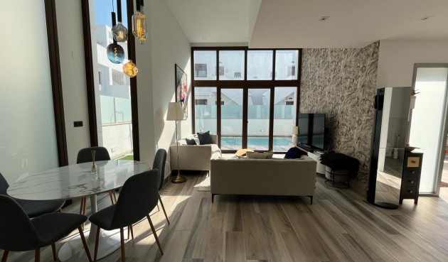 Brukt - Villa -
Los Balcones - Costa Blanca