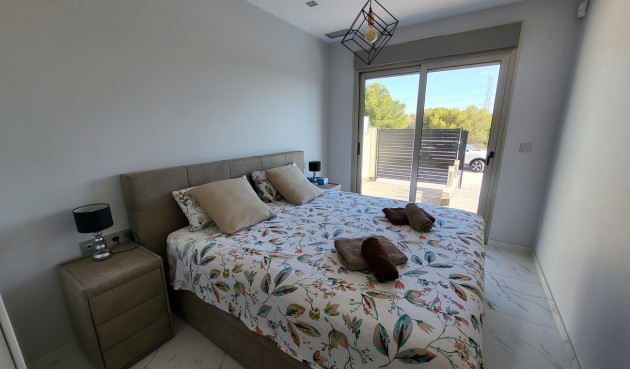 Brukt - Villa -
Orihuela Costa - Costa Blanca