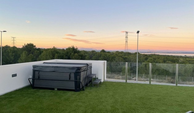 Brukt - Villa -
Orihuela Costa - Costa Blanca