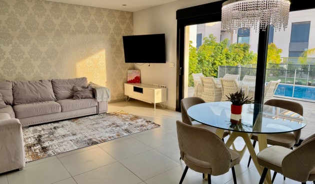 Brukt - Villa -
Rojales - Cuidad Quesada