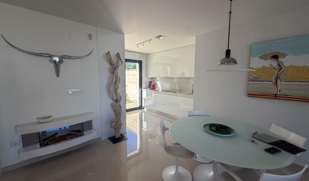 Brukt - Villa -
San Miguel de Salinas - Bellavista