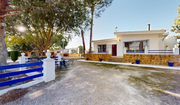 Återförsäljning - Villa -
Orihuela