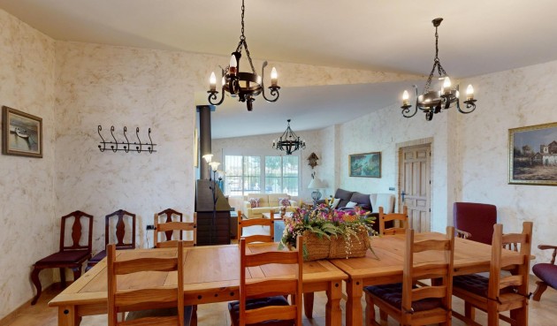 Återförsäljning - Villa -
Orihuela