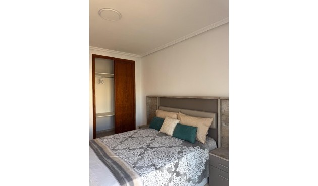 Brukt - Tosidig -
Orihuela Costa - Los Almendros-la Florida