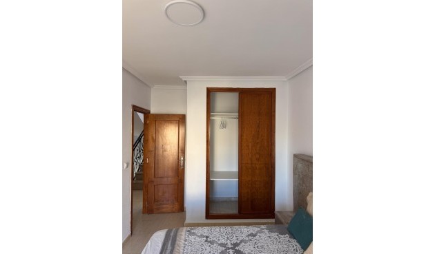 Brukt - Tosidig -
Orihuela Costa - Los Almendros-la Florida