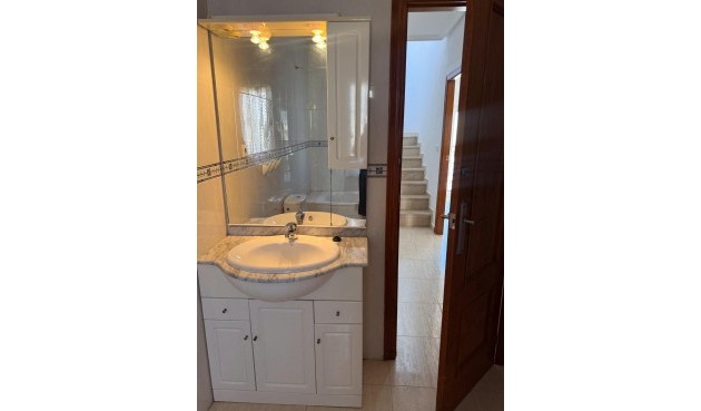 Brukt - Tosidig -
Orihuela Costa - Los Almendros-la Florida