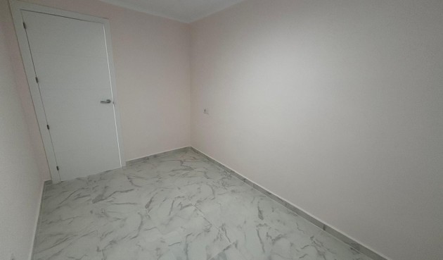 Återförsäljning - Takvåning -
Torrevieja - Acequion