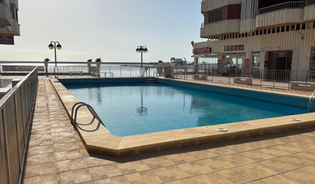 Återförsäljning - Takvåning -
Torrevieja - Acequion