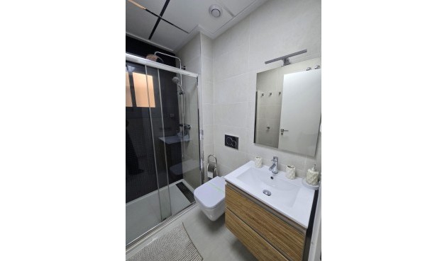 Brukt - Apartment -
Torrevieja - Estacion De Autobuses