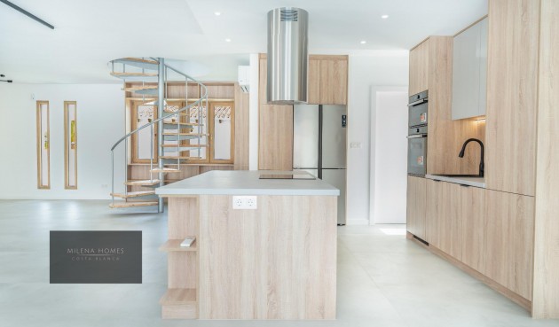 Resale - Villa -
Cabo Roig