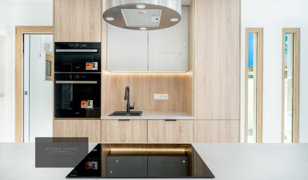 Resale - Villa -
Cabo Roig