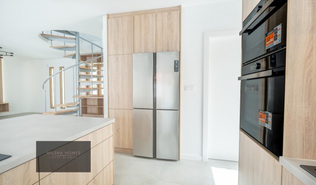 Resale - Villa -
Cabo Roig