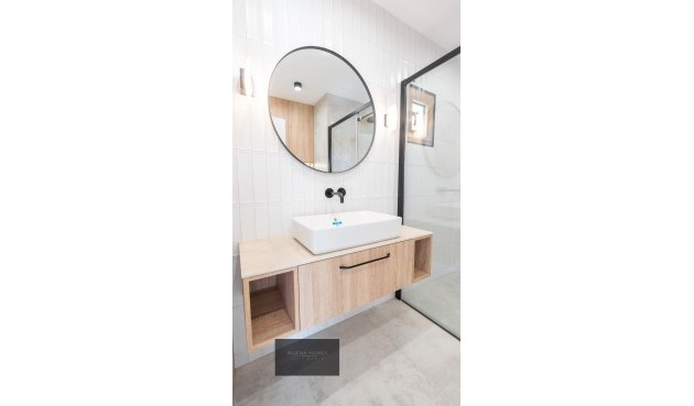 Resale - Villa -
Cabo Roig