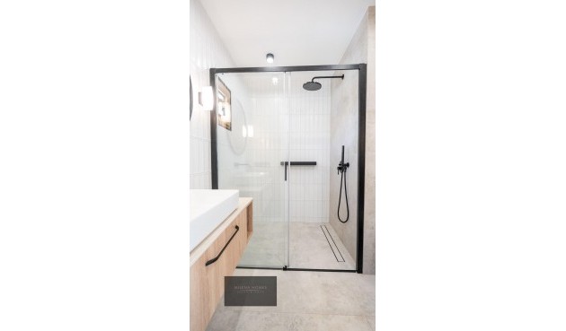 Resale - Villa -
Cabo Roig