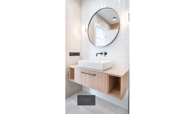 Resale - Villa -
Cabo Roig