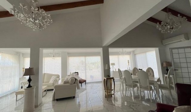 Brukt - Villa -
Dolores - Comunidad Valenciana