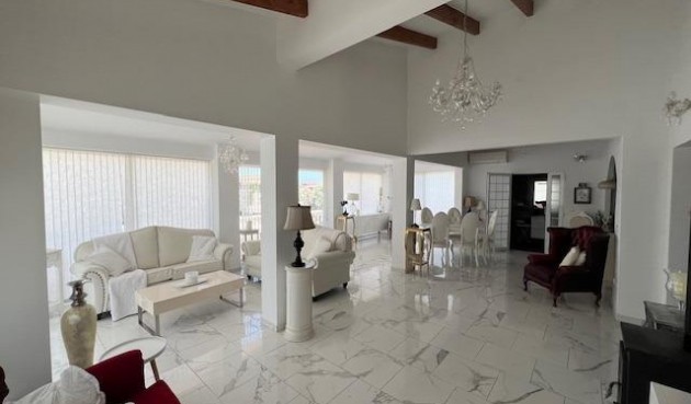 Brukt - Villa -
Dolores - Comunidad Valenciana