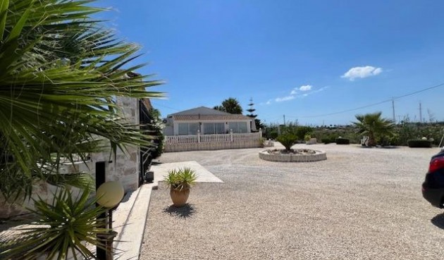 Brukt - Villa -
Dolores - Comunidad Valenciana