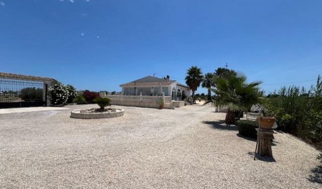 Brukt - Villa -
Dolores - Comunidad Valenciana