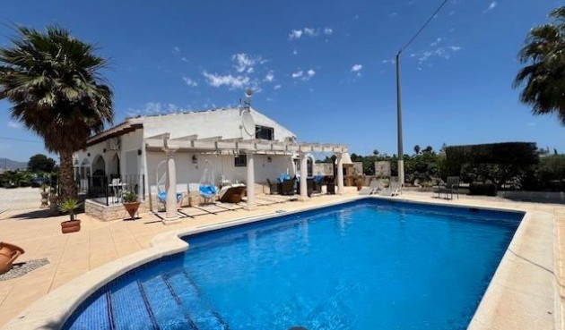 Brukt - Villa -
Dolores - Comunidad Valenciana