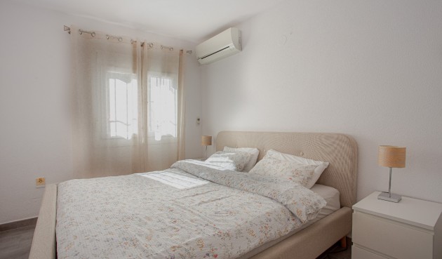 Återförsäljning - Villa -
Orihuela Costa - Costa Blanca