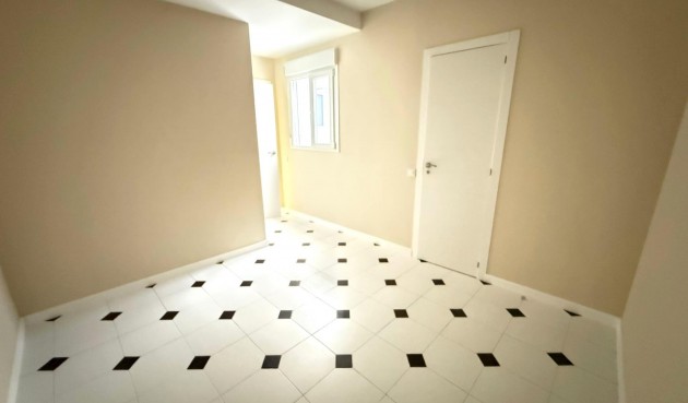 Brukt - Apartment -
Torrevieja - Centro