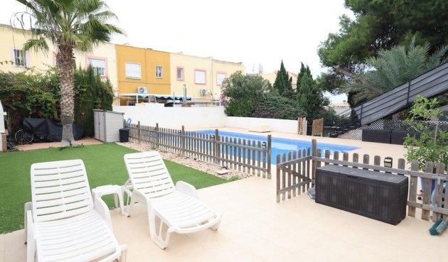 Brukt - Bungalow -
Orihuela Costa - Costa Blanca