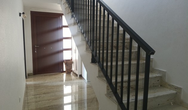 Brukt - Town House -
Roldan - Inland