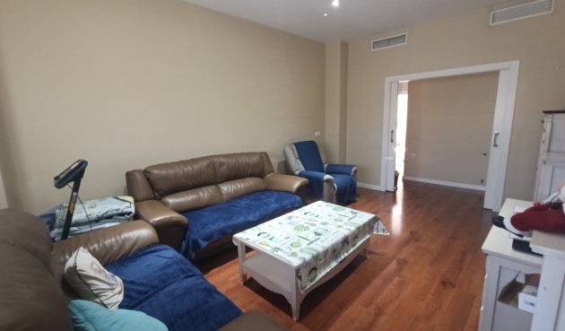 Brukt - Town House -
Roldan - Inland