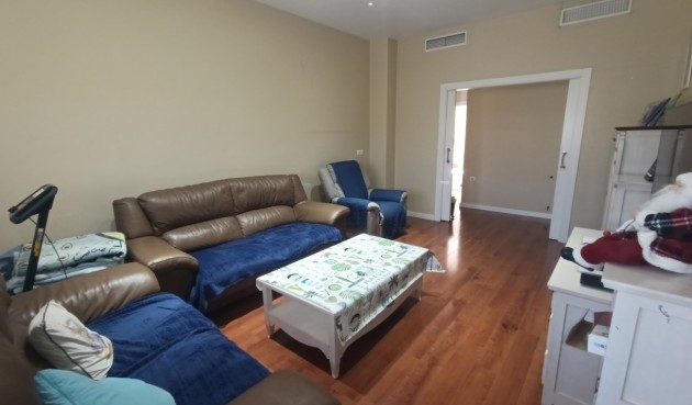 Brukt - Town House -
Roldan - Inland