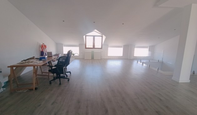 Brukt - Town House -
Roldan - Inland