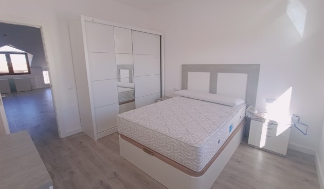 Brukt - Town House -
Roldan - Inland