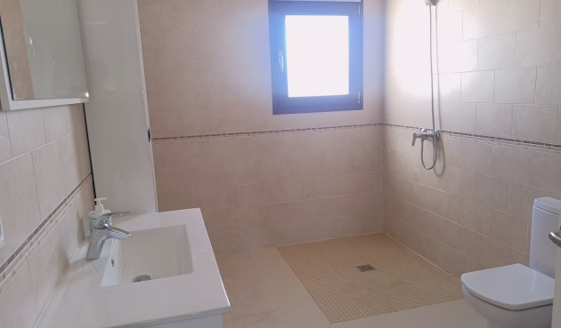 Brukt - Town House -
Roldan - Inland