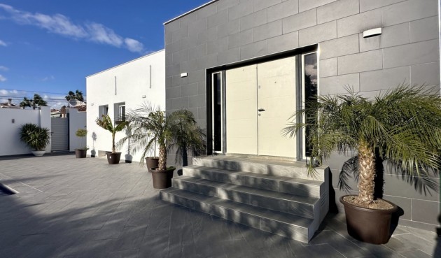 Brukt - Villa -
Rojales - Inland