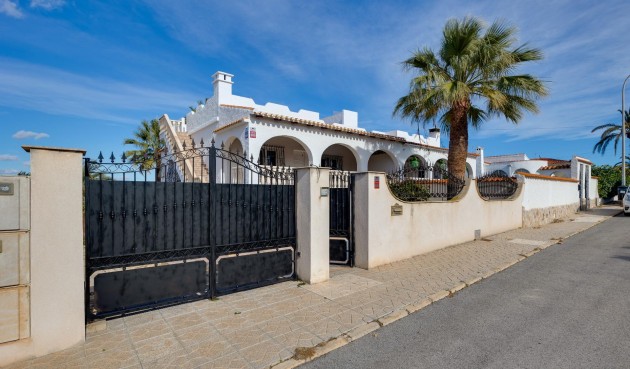 Brukt - Semi Detached -
Torrevieja - La Siesta - El Salado - Torreta