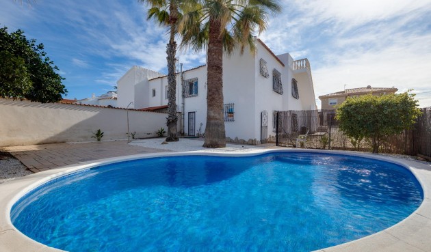 Brukt - Semi Detached -
Torrevieja - La Siesta - El Salado - Torreta
