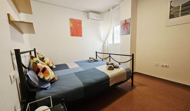 Brukt - Apartment -
Torrevieja - Estacion De Autobuses