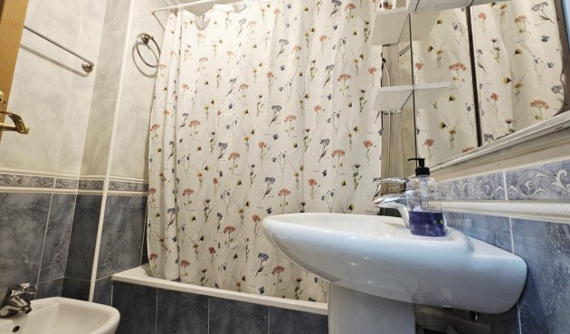 Brukt - Apartment -
Torrevieja - Estacion De Autobuses