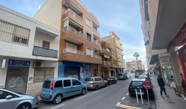 Brukt - Apartment -
Torrevieja - Estacion De Autobuses