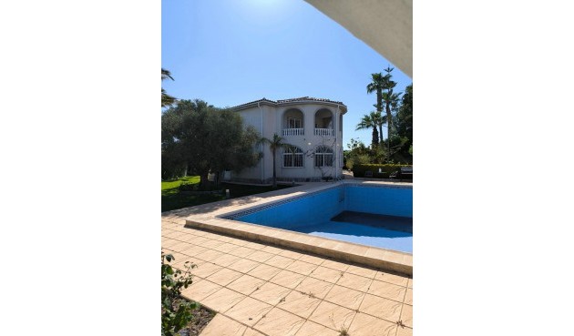Brukt - Villa -
Torrevieja - La Siesta