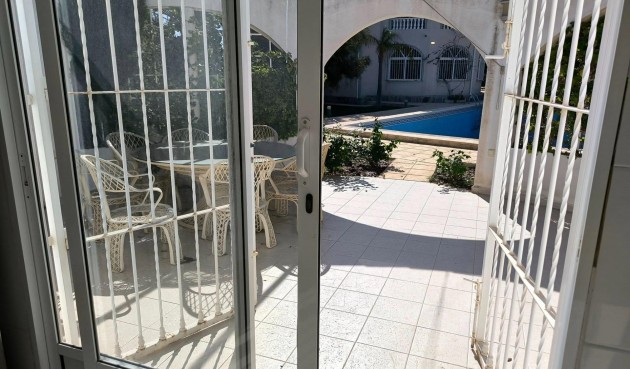 Brukt - Villa -
Torrevieja - La Siesta